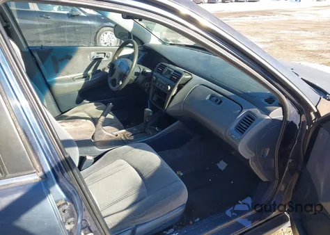 2000 Honda Accord 2.3 Lx z USA, uszkodzony, nr VIN 1HGCG6657YA009963